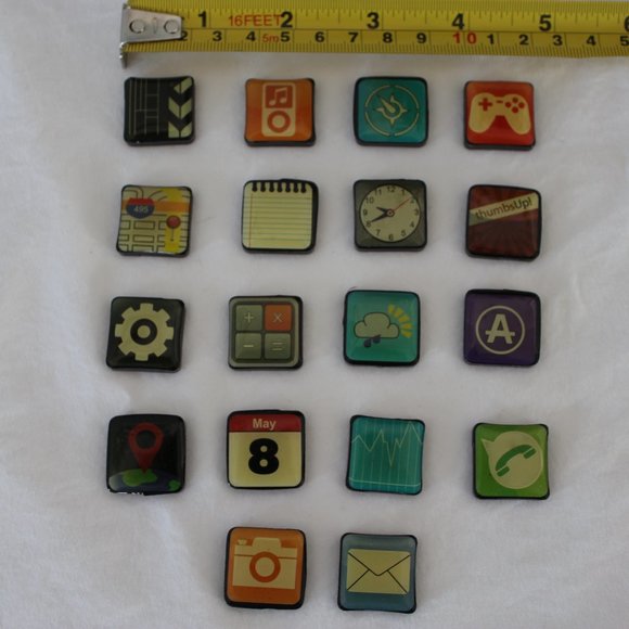 Magnets - Cute 2 cm x 2 cm - Picture 5 of 12